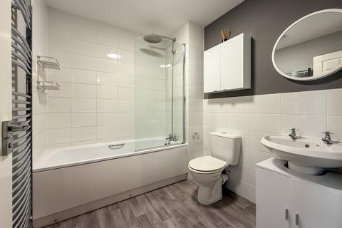 3 bedroom terraced house for sale, Cross Lane, Huddersfield HD4