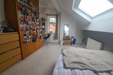 10 bedroom house to rent, Headingley Avenue, Leeds LS6