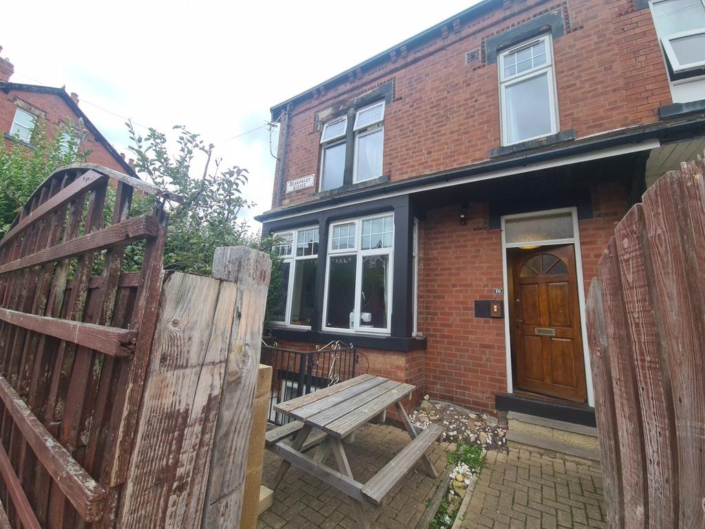 Charming brick terraced house with a welcoming ...