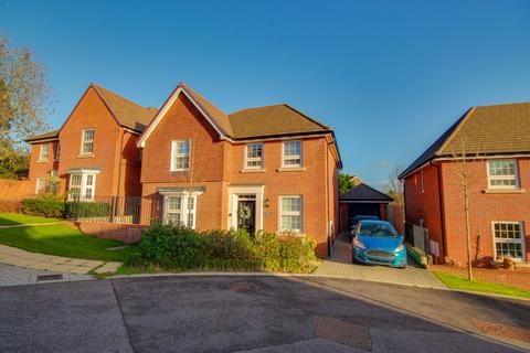 4 bedroom detached house for sale, Clementina Crescent, Haywards Heath, RH16