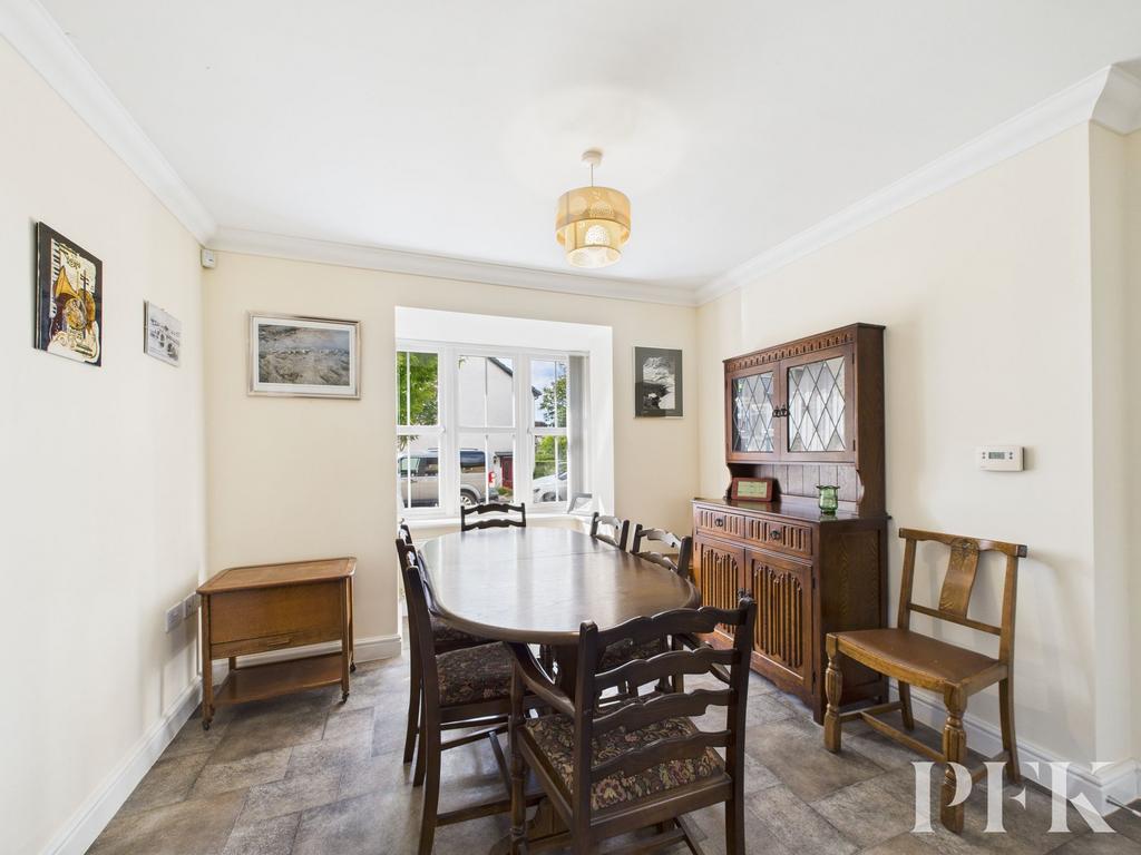 Kitchen / Dining