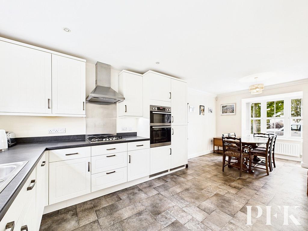 Kitchen / Dining