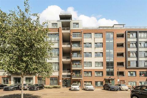 2 bedroom flat for sale, Larden Road, London W3
