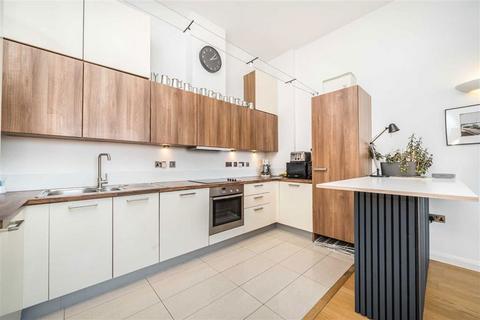 2 bedroom flat for sale, Larden Road, London W3