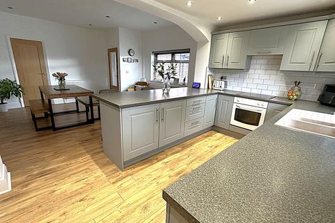 33 Brecklands, Rotherham, S60 4JL