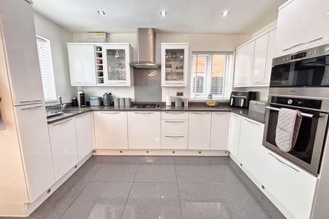 16 Beech Grove, Porthcawl, CF36 5DP