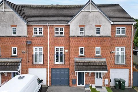 4 bedroom terraced house for sale, Turnpike Close, Shawclough