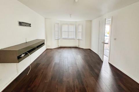 4 bedroom detached house to rent, Lune Road, Wigan