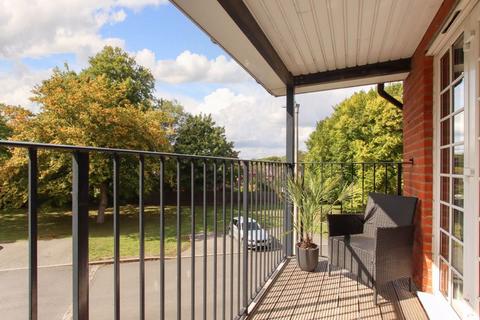 2 bedroom apartment for sale, Wroughton Road, Wendover