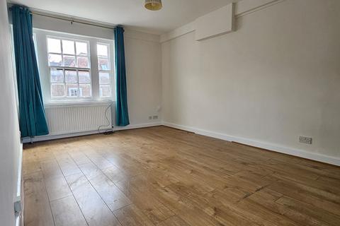 2 bedroom property to rent, Crendon Street, High Wycombe HP13