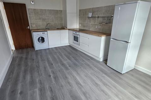 2 bedroom property to rent, Crendon Street, High Wycombe HP13