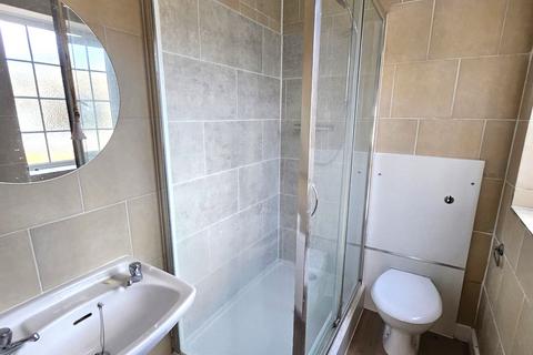 2 bedroom property to rent, Crendon Street, High Wycombe HP13
