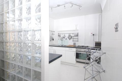 2 bedroom maisonette for sale, Hackford Rd, Oval SW9