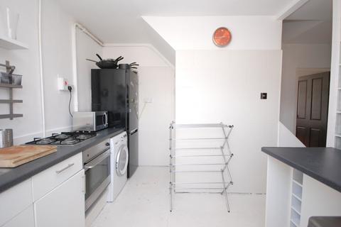 2 bedroom maisonette for sale, Hackford Rd, Oval SW9