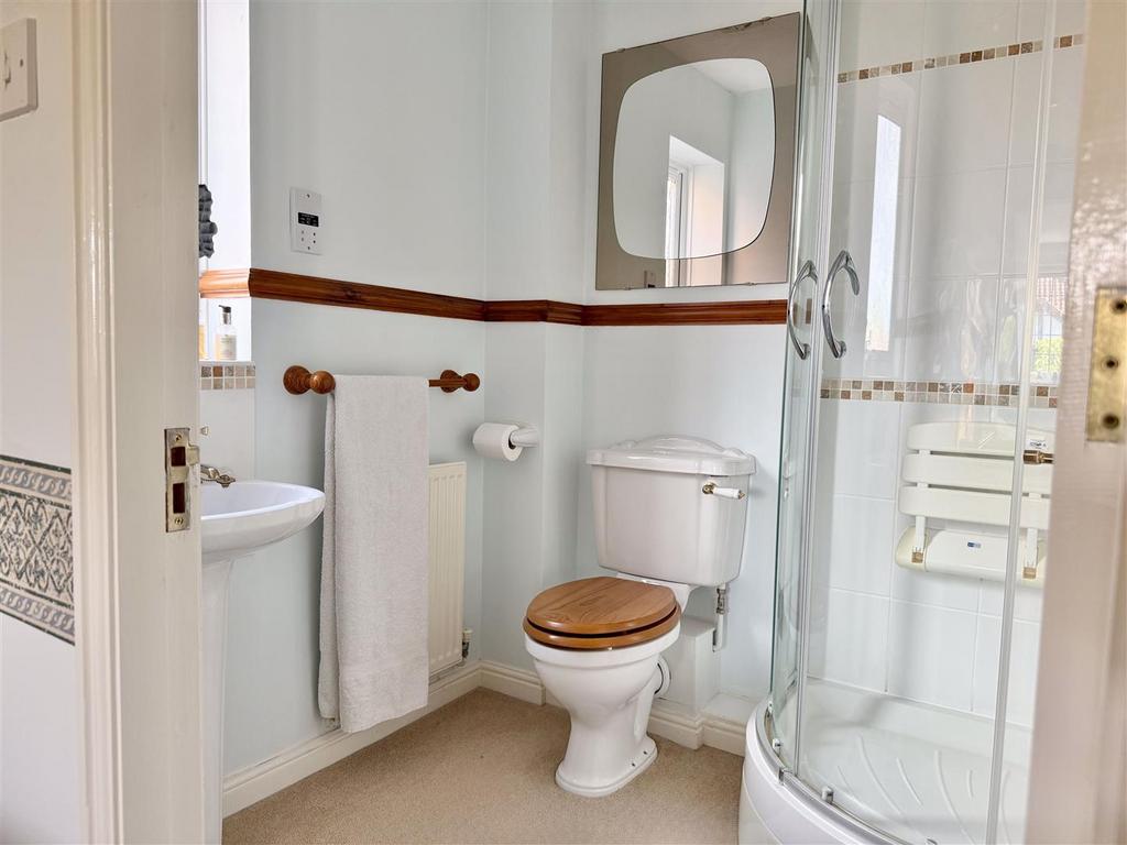 Main bedroom En-suite