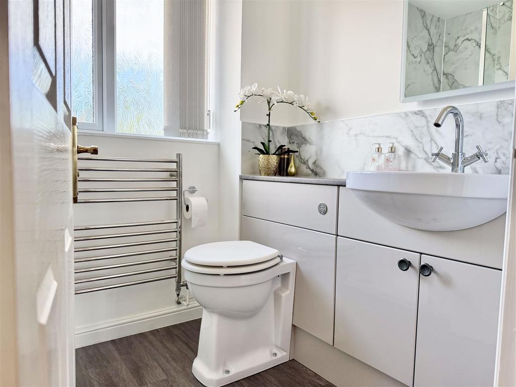 Main Bathroom