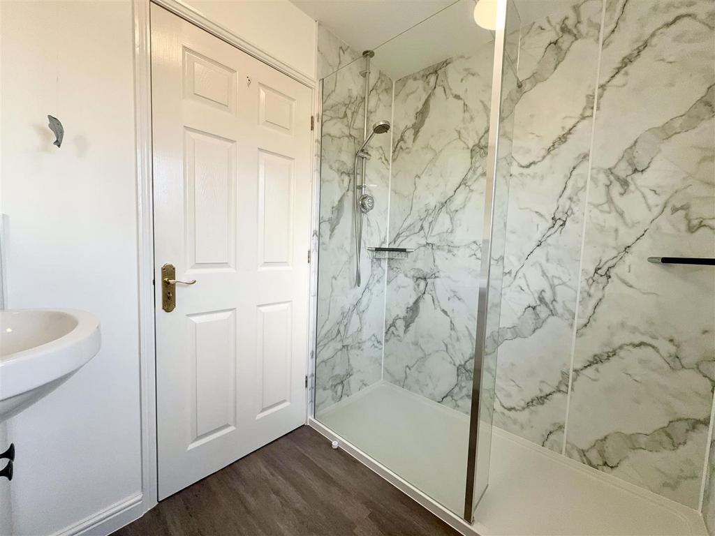 Main bathroom
