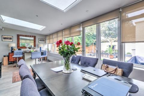 undefined, First Avenue, West London