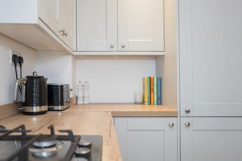 20 Drake Close, Horsham, RH12 5UB