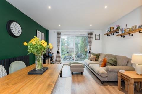 20 Drake Close, Horsham, RH12 5UB