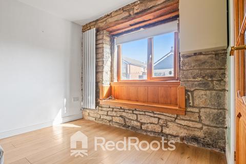2 bedroom semi-detached house for sale, Holmfirth, West Yorkshire HD9