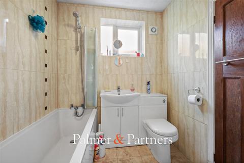 3 bedroom semi-detached house for sale, Smythies Avenue, Colchester, Essex, CO1