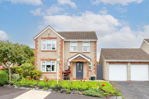 12 Farthing Combe, Axbridge, BS26 2DR