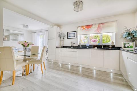 12 Farthing Combe, Axbridge, BS26 2DR