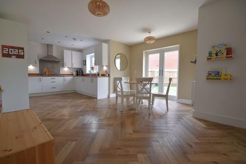 5 bedroom detached house for sale, Rowan Drive, Burton-on-Trent DE14