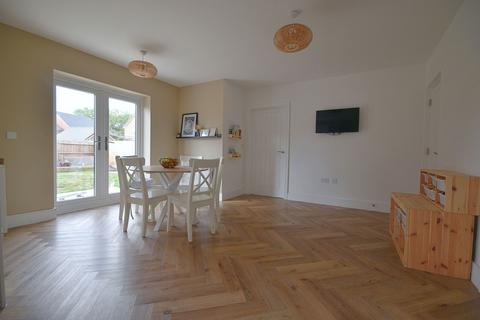 5 bedroom detached house for sale, Rowan Drive, Burton-on-Trent DE14