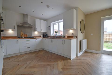 5 bedroom detached house for sale, Rowan Drive, Burton-on-Trent DE14