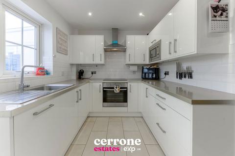 12 Abbey Close, Bromsgrove, B60 2RA