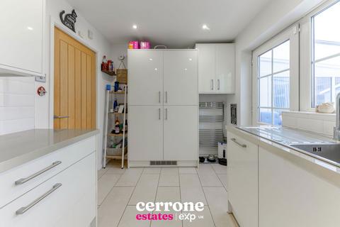 12 Abbey Close, Bromsgrove, B60 2RA