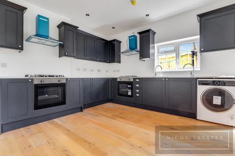 5 bedroom detached house to rent, Alexandra Grove, North Finchley, N12
