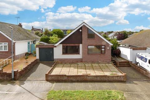 3 bedroom chalet for sale, Queens Avenue, Broadstairs, Kent