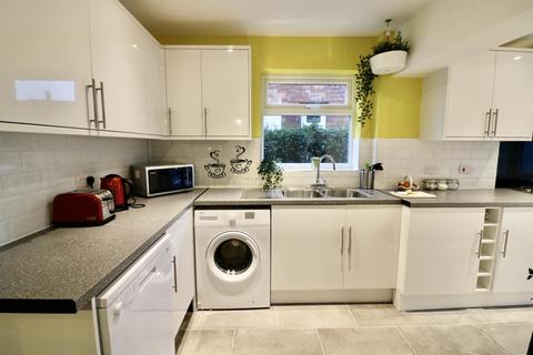 1 bedroom in a house share to rent, Boundary Road, Nottingham NG9