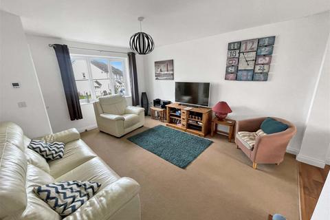 3 bedroom terraced house to rent, Tregea Close, Portreath, Redruth