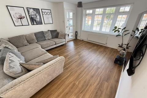 3 bedroom detached house for sale, Hollow Bank, Moulton NN3