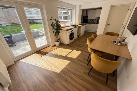 3 bedroom detached house for sale, Hollow Bank, Moulton NN3