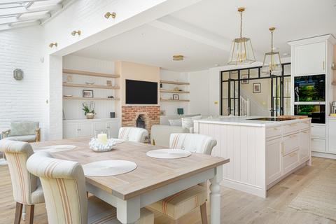 undefined, Cartwright Way, London, SW13