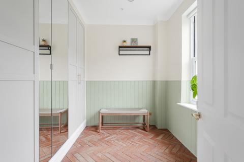 3 Cartwright Way, London, SW13 8HD
