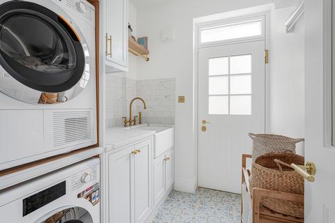 3 Cartwright Way, London, SW13 8HD
