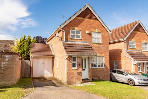 Bassett Road, Crawley RH10