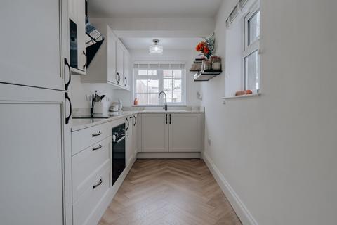 2 Oxhey Avenue, Watford, WD19 4HG