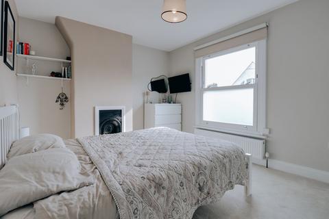 2 Oxhey Avenue, Watford, WD19 4HG
