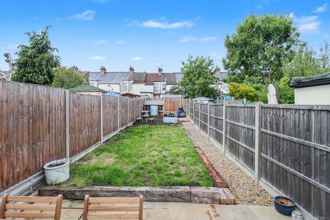 2 Oxhey Avenue, Watford, WD19 4HG