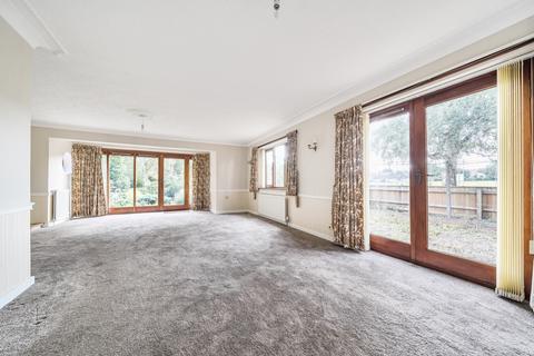 4 bedroom detached bungalow for sale, Lincoln Road, Caythorpe, Grantham, Lincolnshire, NG32