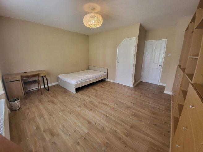 Firgrove-court-gu9-7qd-1014965