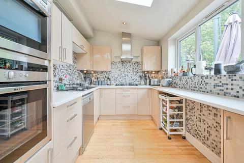 2 bedroom flat to rent, Dukes Avenue, Chiswick, London, W4