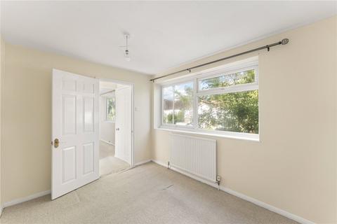 2a Orchard Drive, Uxbridge, UB8 3AE